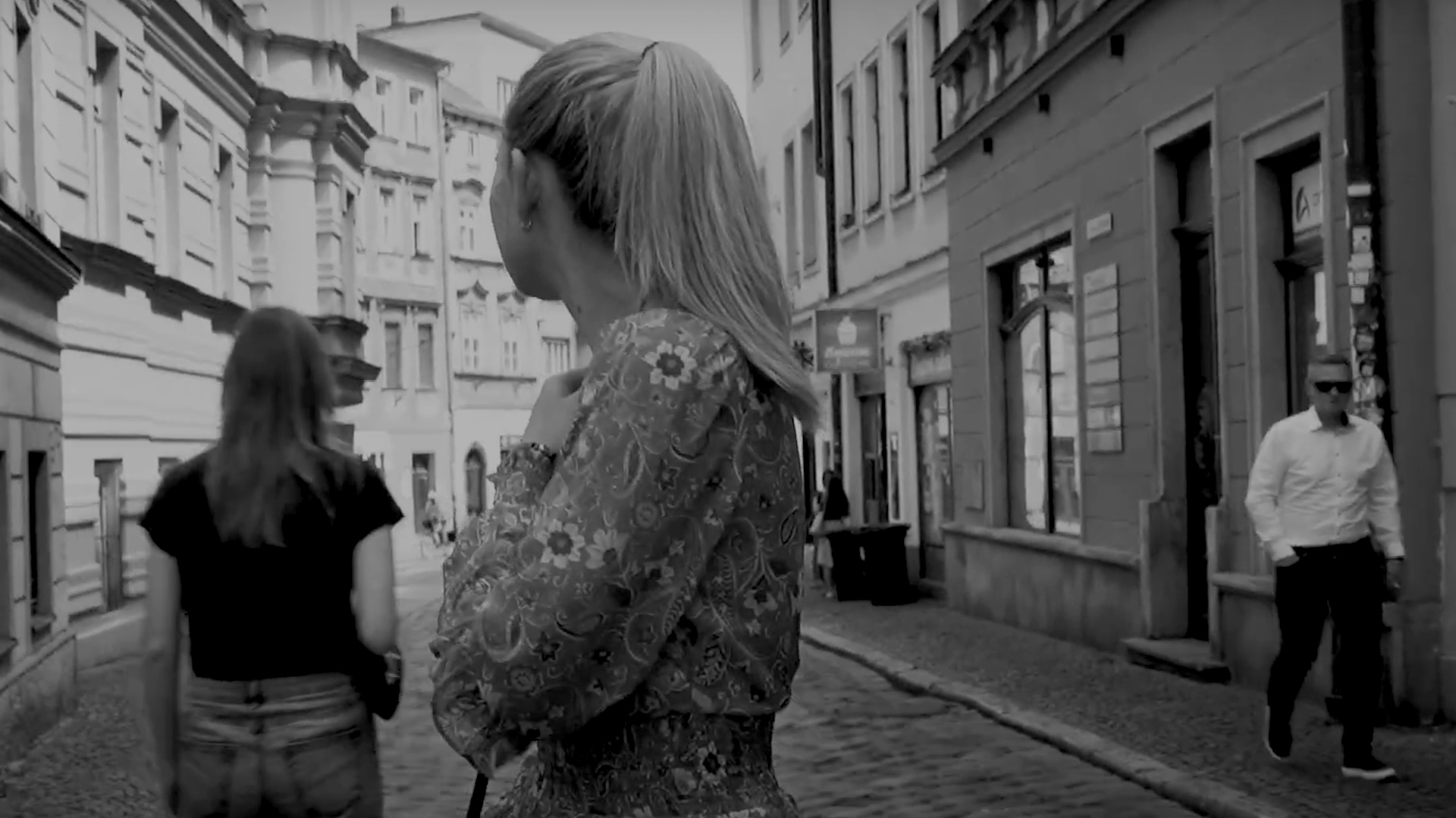 Očím uteču neuteču očím